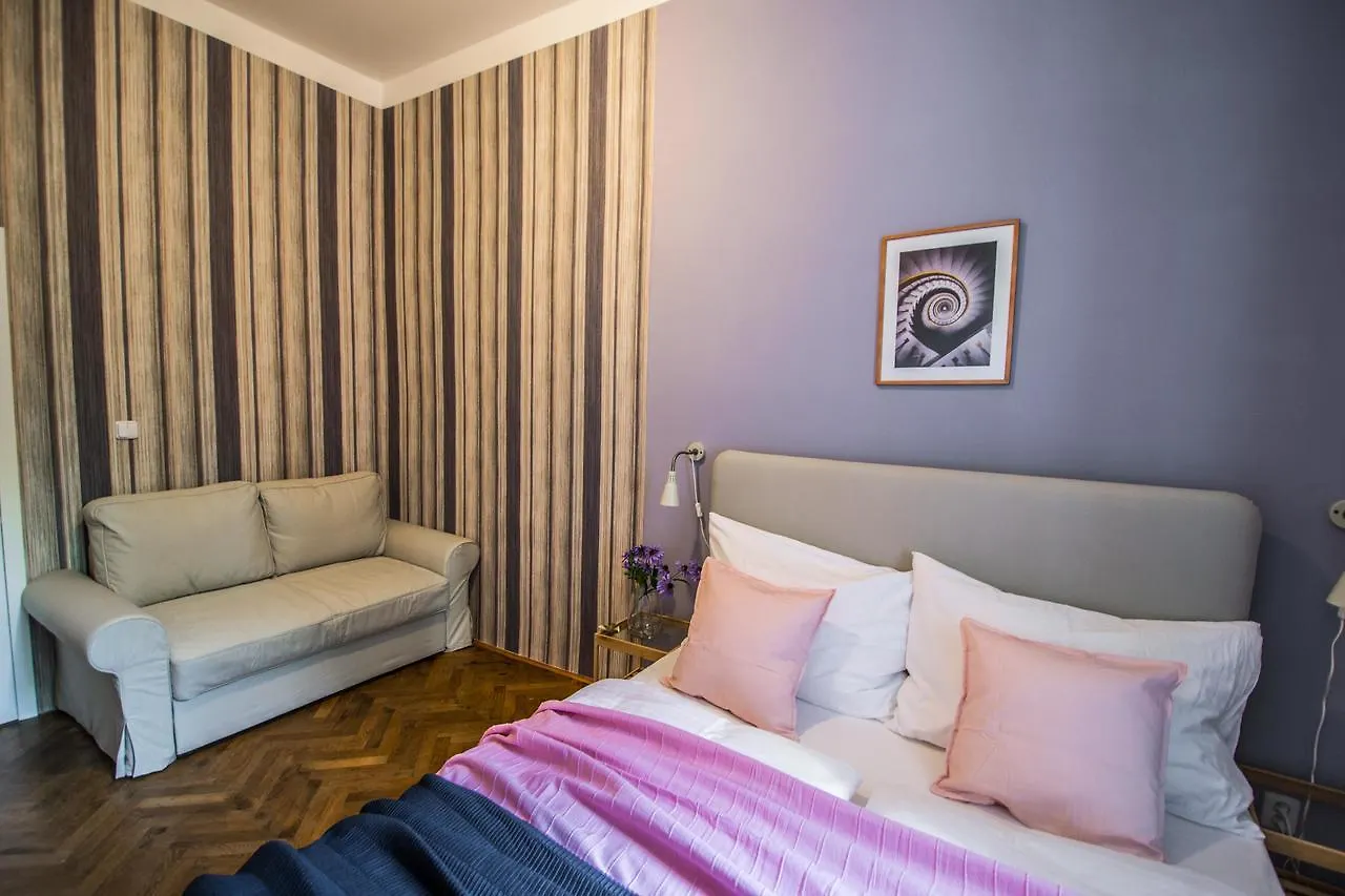 3Bdr City Center Ruterra Apartment Prague