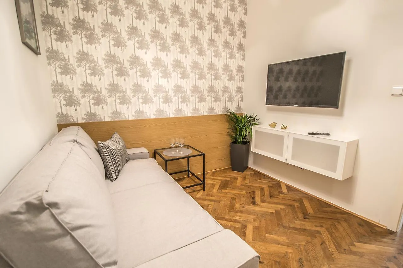 3Bdr City Center Ruterra Apartment Prague